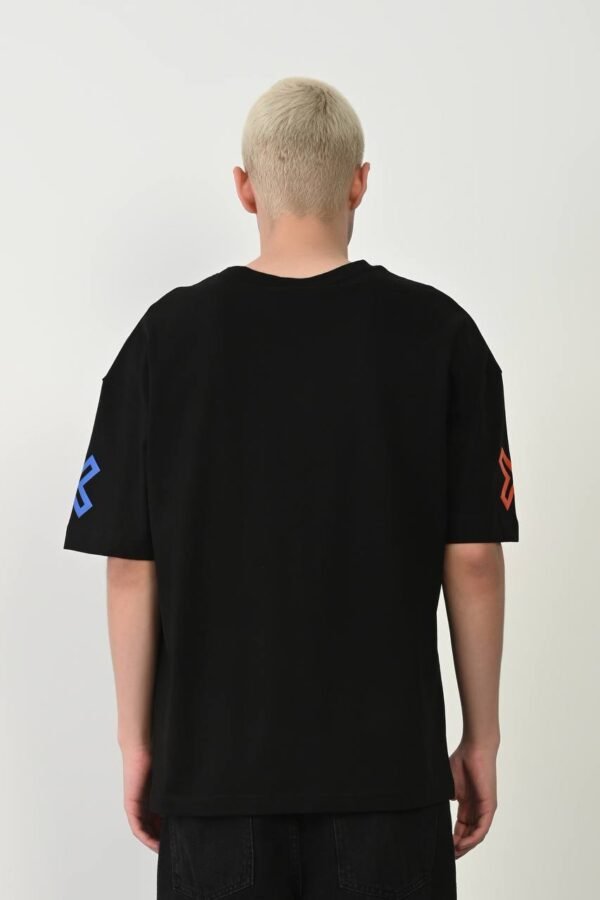 POSER T-SHIRT - BLACK