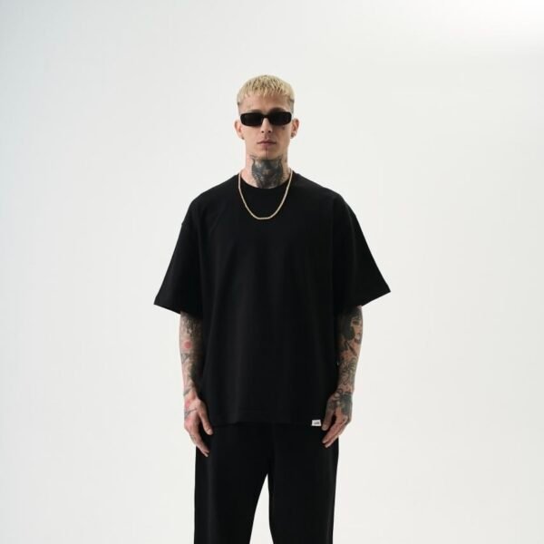 ESSENTIAL T-SHIRT - BLACK