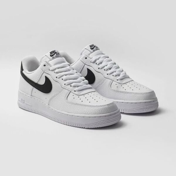 Screenshot NIKE AIR FORCE 1 07 WHITE BLACK