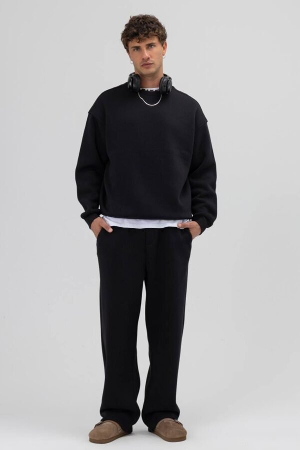 ESSENTIAL SWEATSHIRT - BLACK