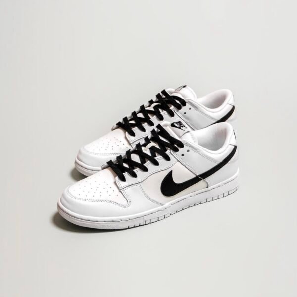 Screenshot NIKE DUNK LOW RETRO REVERSE PANDA