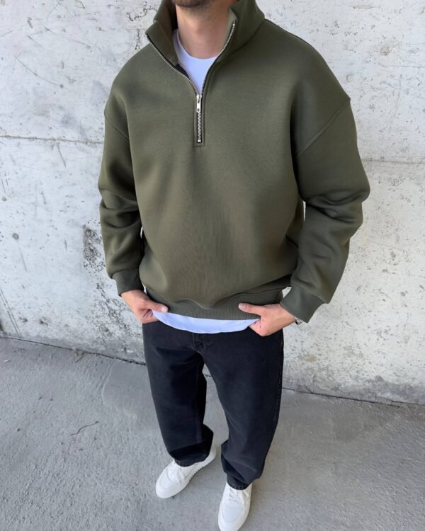 ESSENTIAL QUARTER ZIPPER - OLIVE